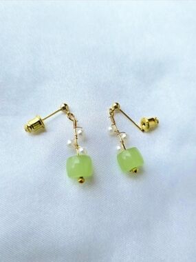 Gold-Plated Green Jade Drop Earrings with Pearl‎ Accents